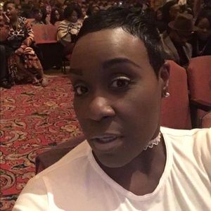 Meet your Posher, Andrea